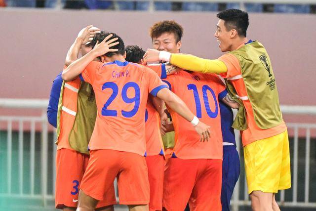 联盟合并后新秀20+10+10场次排行榜：东契奇领跑，魔术师紧随其后